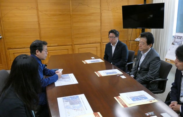 富山県議会議長にお見舞いの言葉を伝える